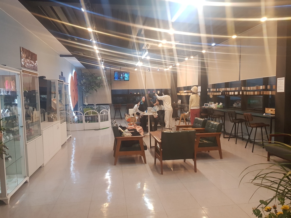 또, 리멤버 브렌드 명성과 우수한 시설 인정으로 tvn 배드앤크레이지 드라마 촬영